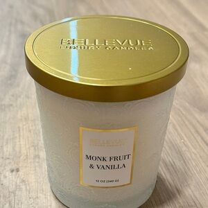 Bellevue Luxury Candles Monk Fruit & Vanilla Candle - Gold and White